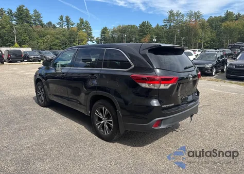 2018 Toyota Highlander Le/Le Plus z USA, uszkodzony, nr VIN 5TDBZRFHXJS818317